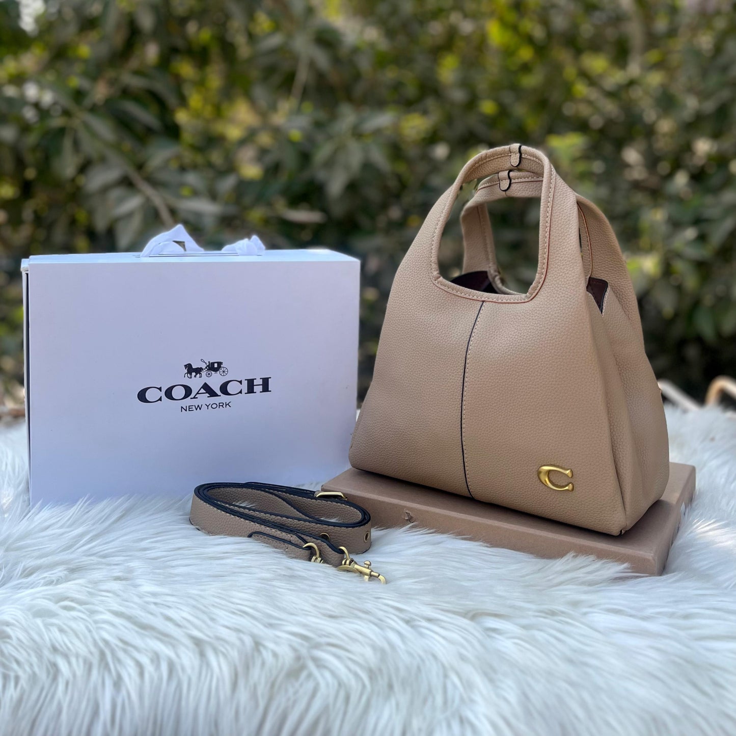 Coach lana Handbag